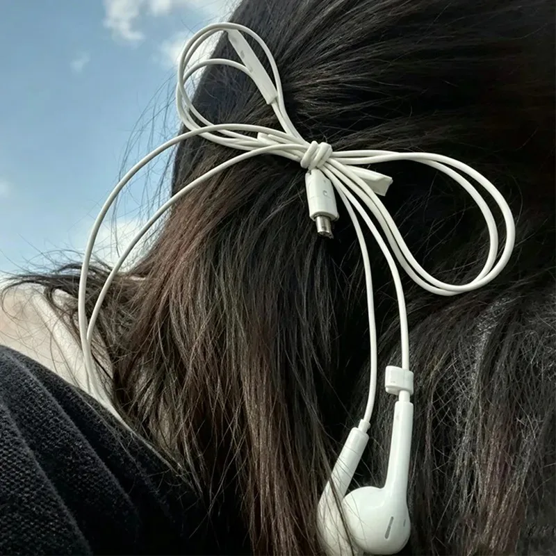 Headphone Wire Bow Hair Clip for Girls, Y2K Korean Fashion Harajuku Punk Hairpin, Alloy Upcycled Aesthetic Hair Accessories,