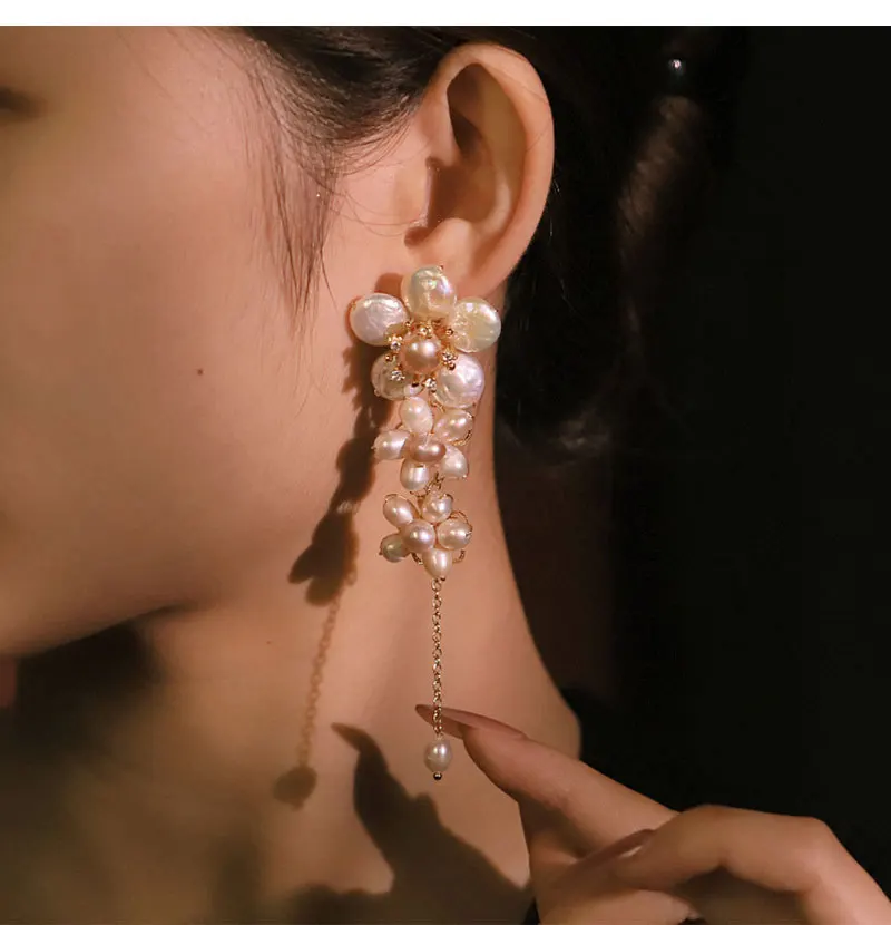 

Роскошные серьги-цепочки с натуральным пресноводным жемчугом и цветком для женщин, модные очаровательные длинные висячие серьги, элегантные ювелирные изделия, подарки