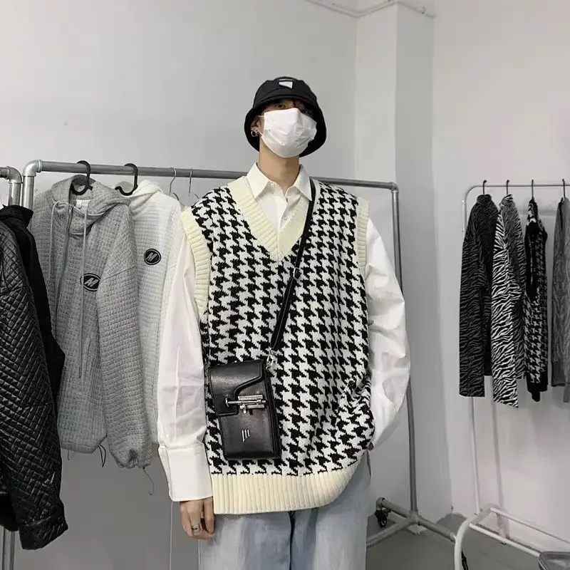 Man Clothes Spliced Knitted Sweaters for Men Vest Waistcoat Plaid Sleeveless White Fun Heated Korean 2024 Autumn Casual Fashion