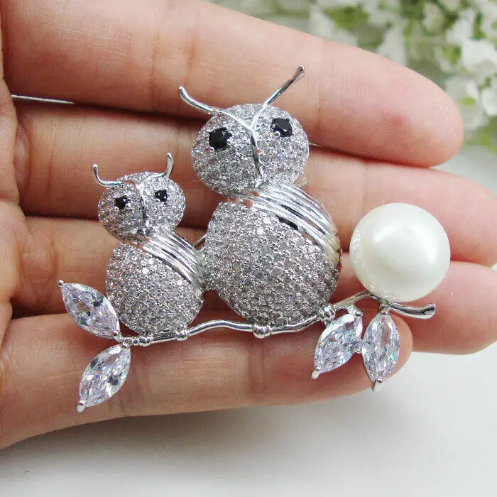 

Silvre Tone Gorgeous Clear Owl Bird Pearl Brooch Pin Animal Zircon Crystal