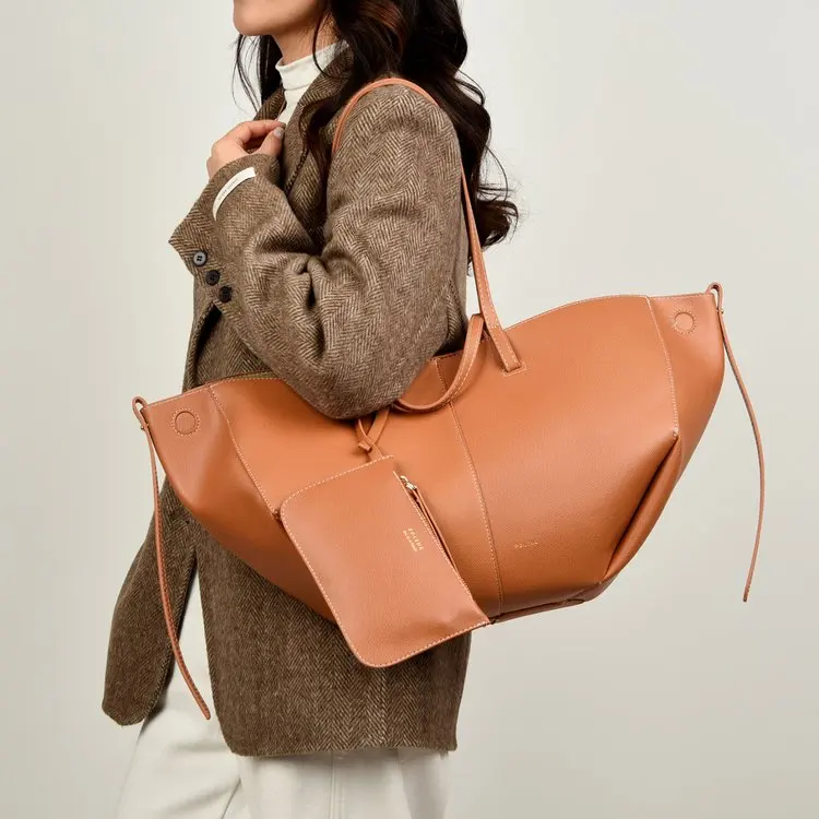

New 2026 Autumn Winter Women's Wing Bag Leather Tote Handbag Large Capacity Stylish Versatile Saddle Bag Daily Work Commute Bags