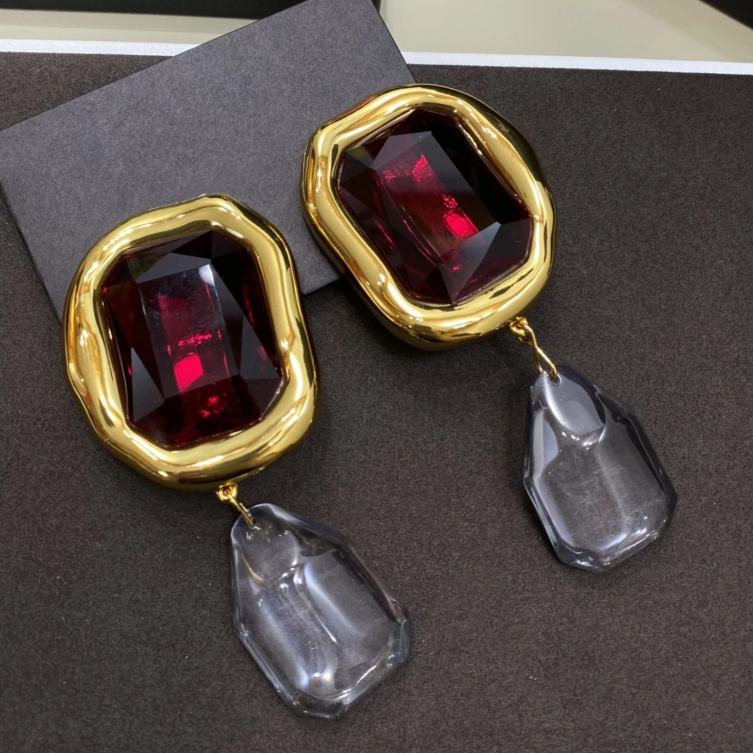 

Fashion Hot Designer Brand Retro Geometric Red Crystal Large Ear Clip Earring Woman Top Quality Luxury Jewelry Trend