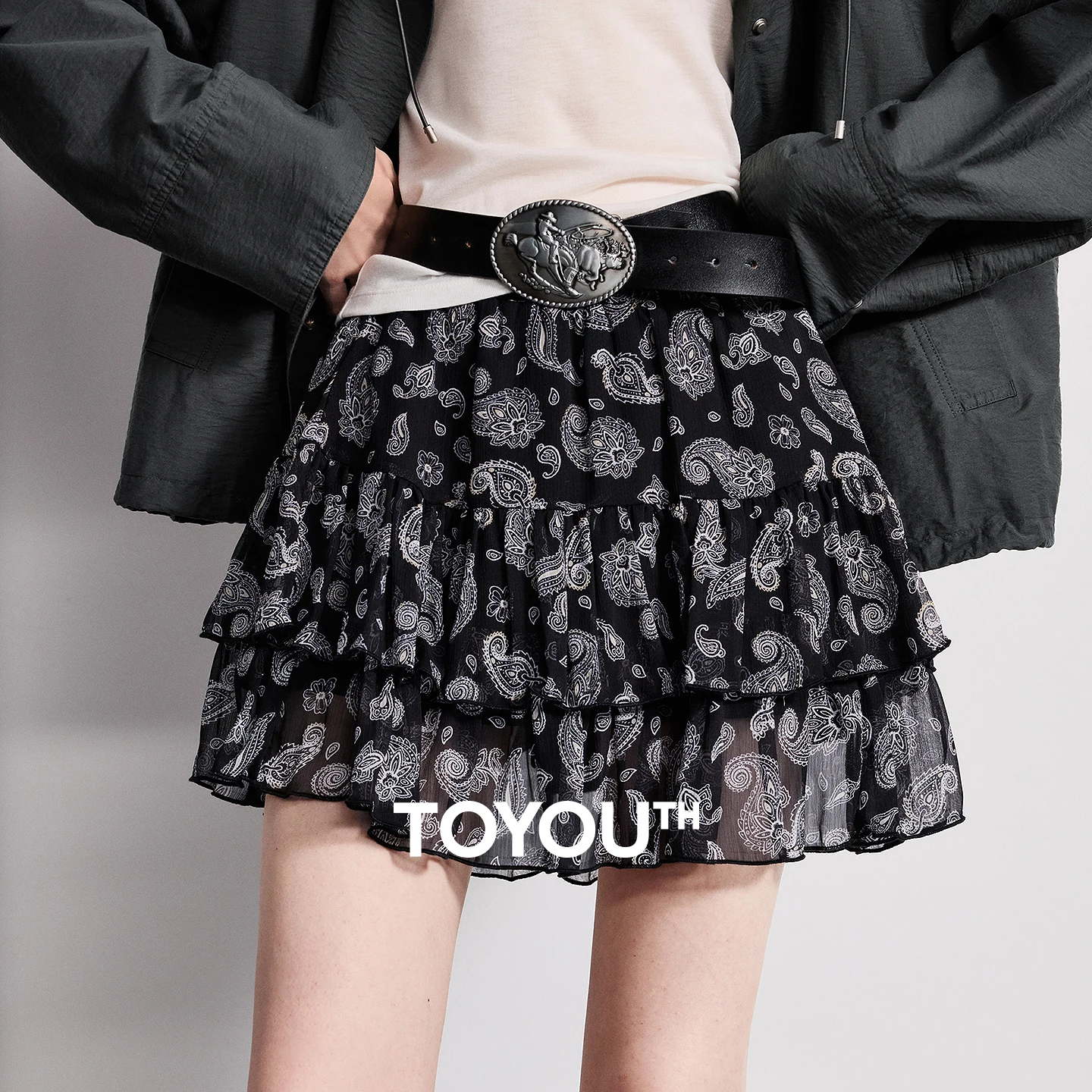 

Женская юбка TOYOUTH, новинка весны 2026 года, с принтом, мини, многоярусная, с оборками, омолаживающая и придающая изящность для миниатюрных фигур