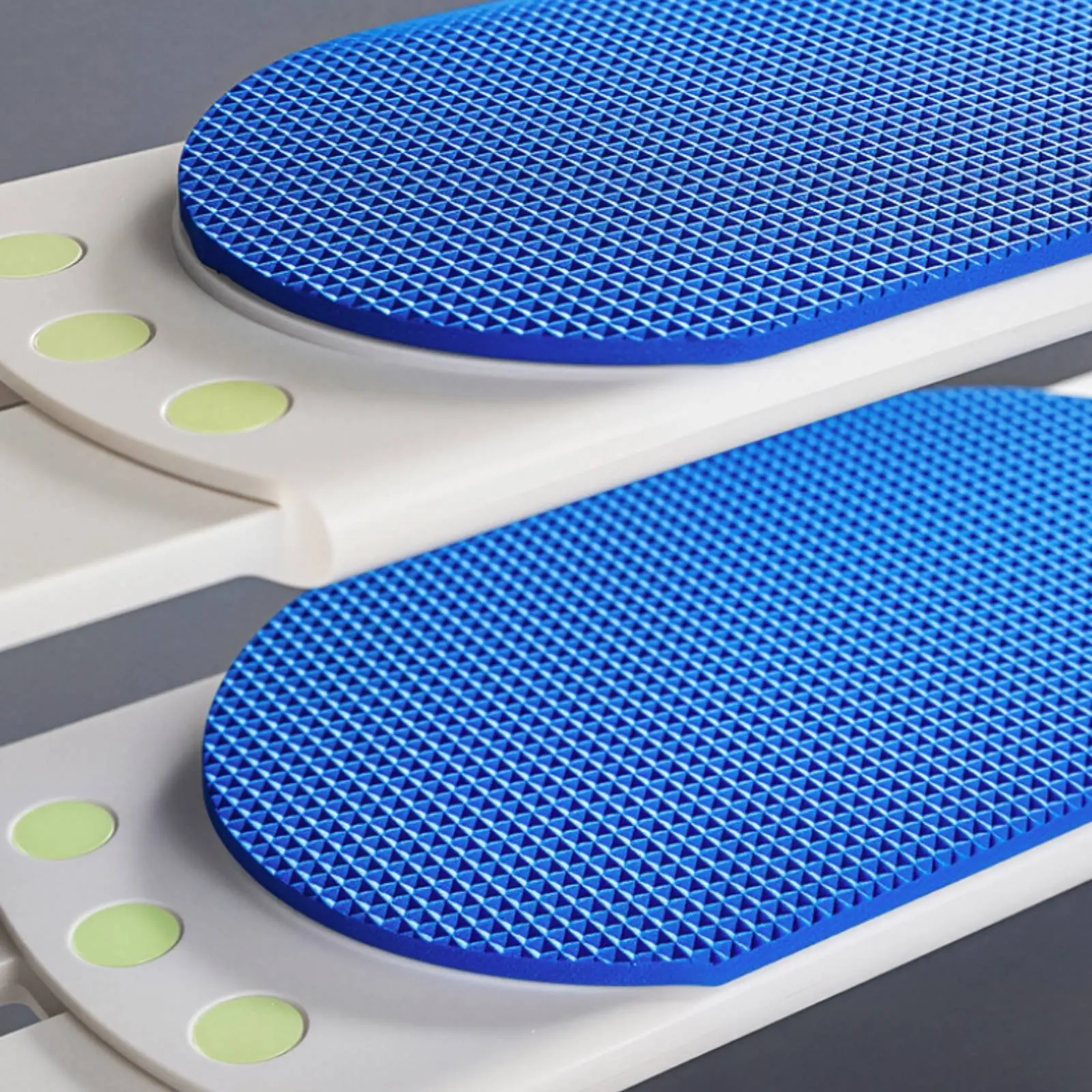 2 Pieces Dorm Bed Ladder Pad Thickened Bunk Bed Ladder Pad Secure Fit Luminescentin-the-Dark Dots for Students
