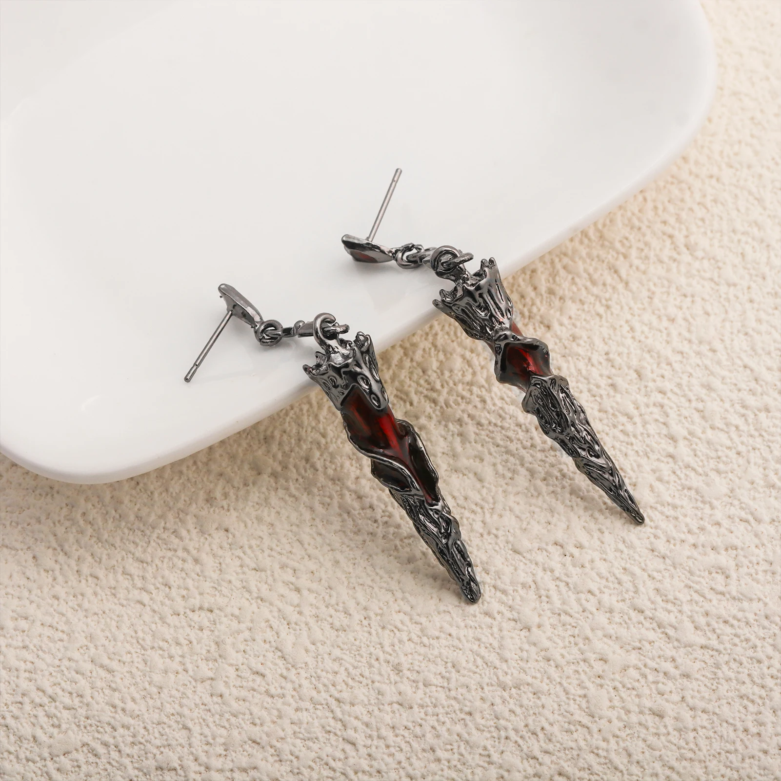 Anime Sky Love Spear-Shaped Dangling Earrings Vintage Metal Earrings Cosplay Qin Che Demon Dragon Earrings Fan Jewelry Gifts