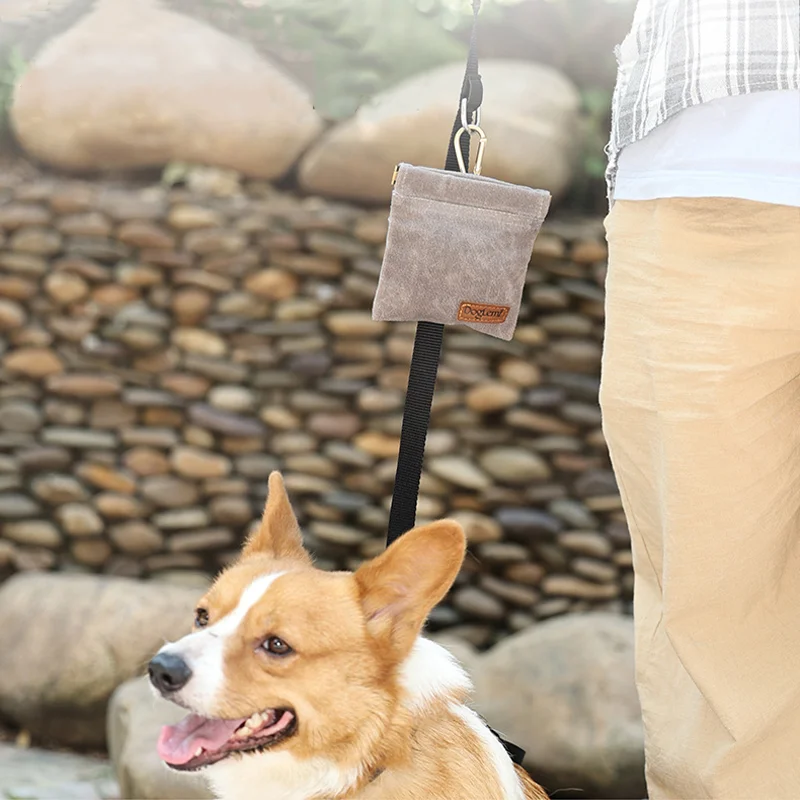 Outdoor Dog Food Bag, Pet Snack Bag, Go Out to Train The Dog Essential Items Fashion Design Easy To Use