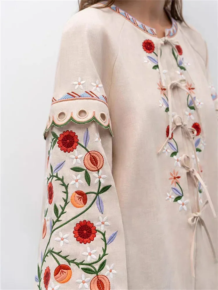 

Blouse for Ladies 2024 New Colorful Flower Embroidery Lace Up Round-Neck Vintage Flare Sleeve Shirt