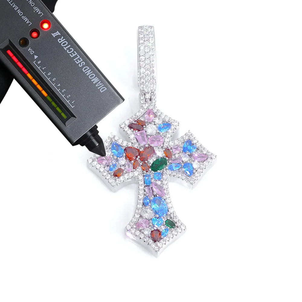 

ESKEEM S925 Стерлингового Серебра Проложенный Красочный Муассанит Крест Кулон Хип-Хоп VVS D Муассанит Алмазный Кулон Ожерелье для Унисекс