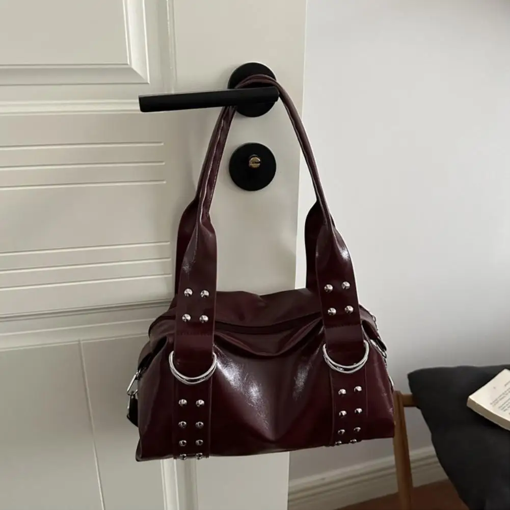 Y2K Punk Handtasche mit Nieten für Damen, aus Kunstleder, große Kapazität, Schultertasche, Vintage-Mode, Boston-Tasche, Umhängetasche für den täglichen Gebrauch. – Detail 24