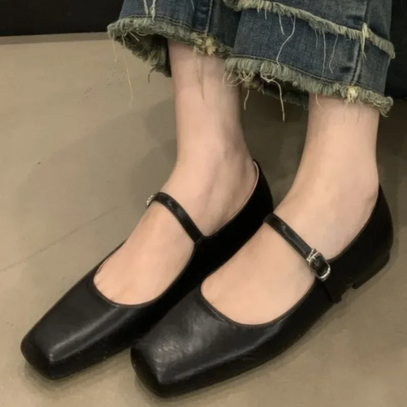 

Простые универсальные туфли Мэри Джейн на плоской подошве с квадратным носком и одним ремешком, темпераментные туфли на плоской подошве во французском стиле в стиле ретро