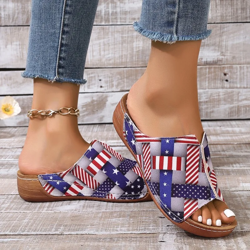 Summer Thick Soled Women Outdoor Sandals 2026 New Fashionable Printed One Strap Female Shoes Comfortable Lightweight Sandals