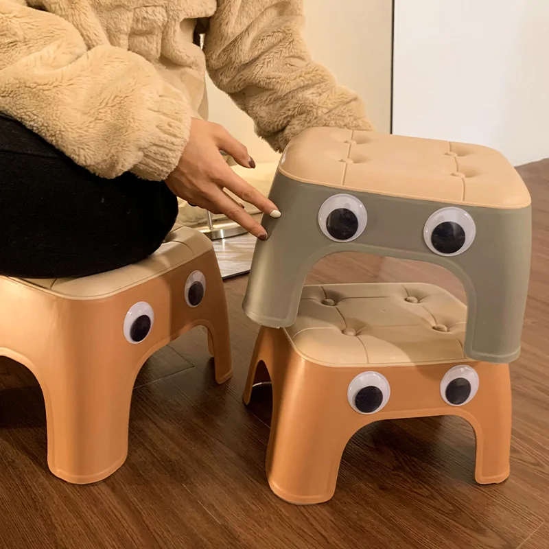 

Утолщенная пластиковая маленькая скамейка для дома, гостиной, штабелируемая, для кофейного столика, для ванной комнаты, для переобувания, популярная у блогеров