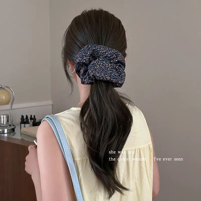 ربطات شعر مرنة بطبعة الفهد الأزرق الرجعية Scrunchie ربطة شعر من النوع المزخرف إكسسوارات شعر عالية المرونة للنساء