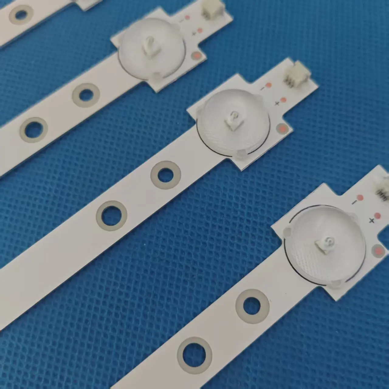 شرائط الإضاءة الخلفية LED لـ LED-39A20 E39Q2510A BBK 40LEM-3080/FT2C 39E320W SW 39 3228 05 REV1.1