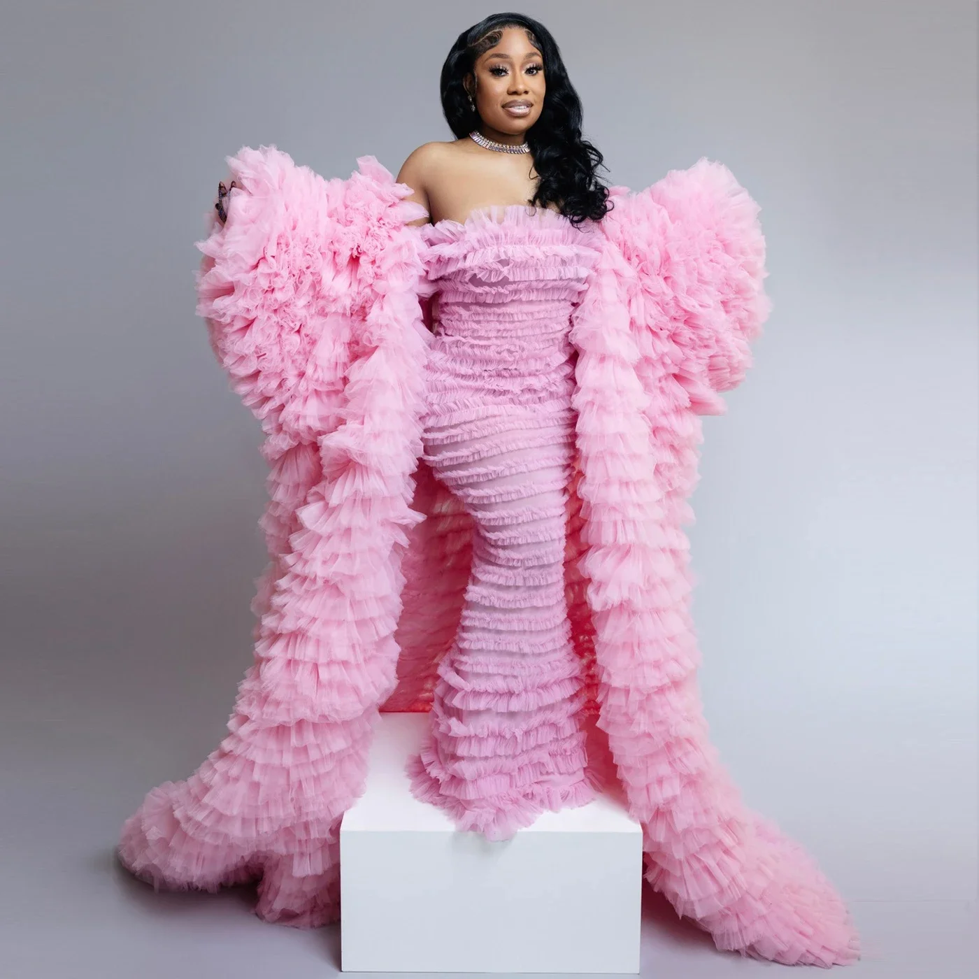 Onirique rose volants Tulle robe de maternité femmes Photoshoot Robes Extra gonflées à plusieurs niveaux Tulle grossesse longue veste manteau sans robe