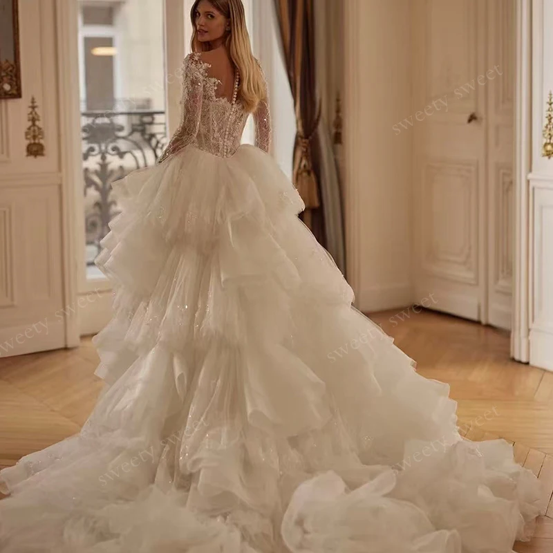 Luxuriöses Brautkleid mit abnehmbarer Schleppe, Perlenstickerei, gerüschter Organza und bestickter Spitze, Meerjungfrau-Ballkleid, maßgeschneidert, volle Ärmel