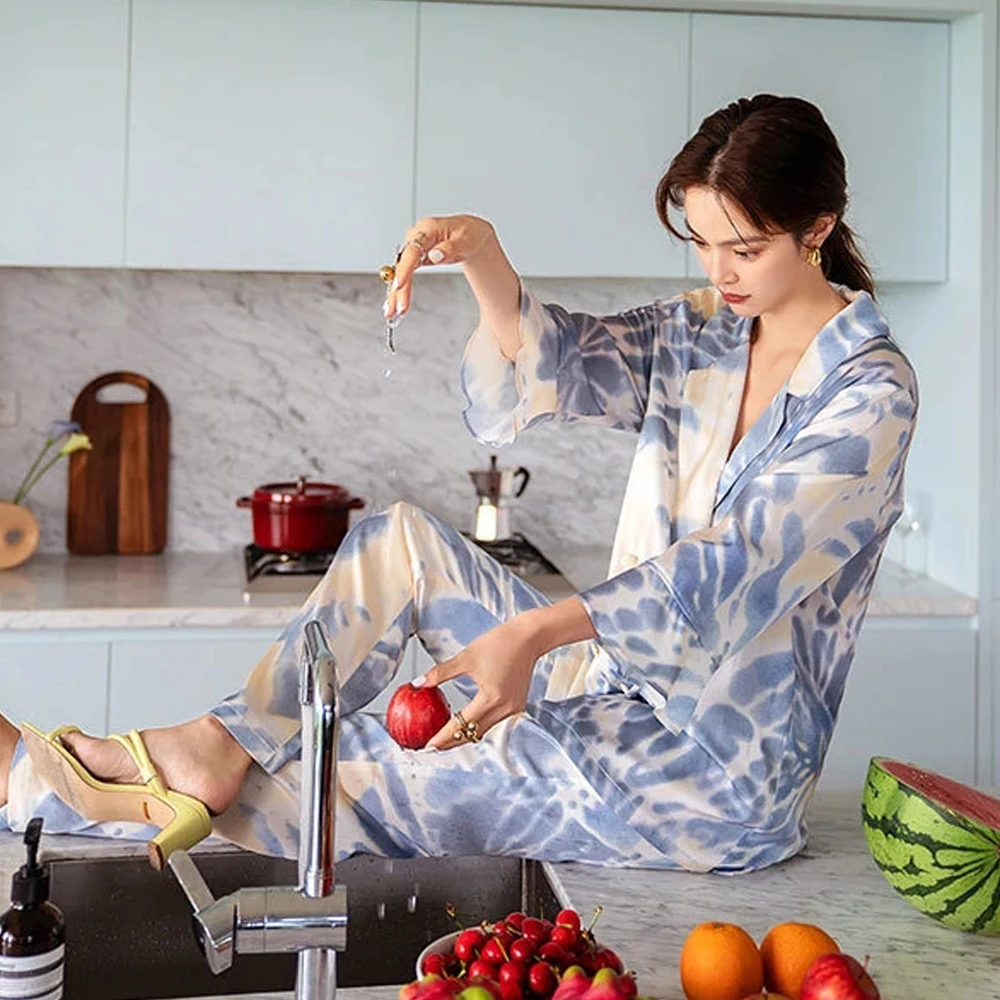 Spring Autumn Women\'s Pajamas Set New Silk Satin Printed Sleepwear Loungewear for Women 2 Pieces Long Sleeve Can be Worn Outside