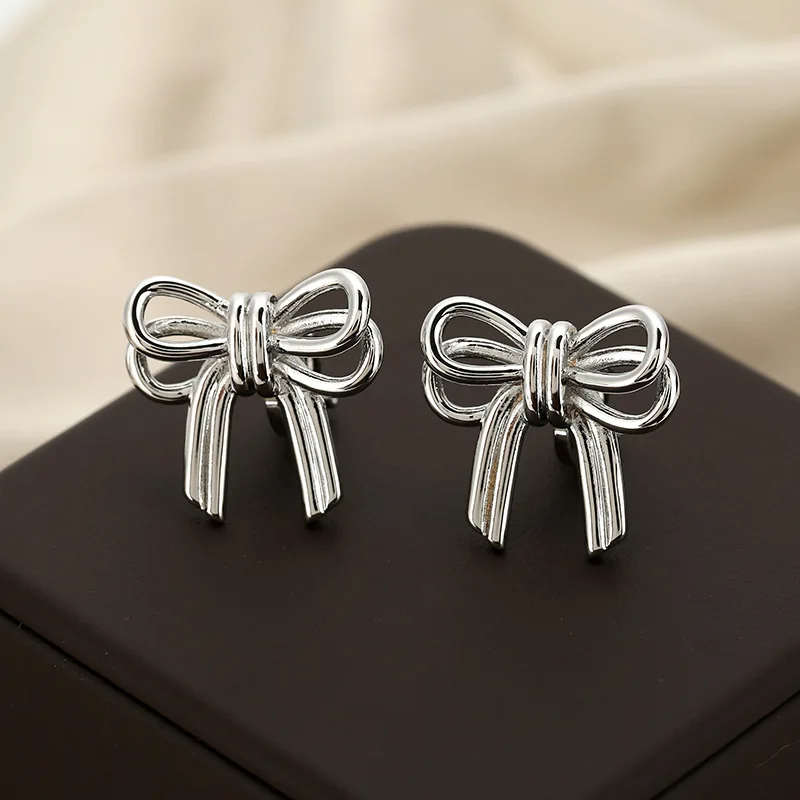 New Clear Sweet Butterfly Knot Earstuds Ins Extremely Simple Style Ear Studs Birthday Jewelry Gift 2024