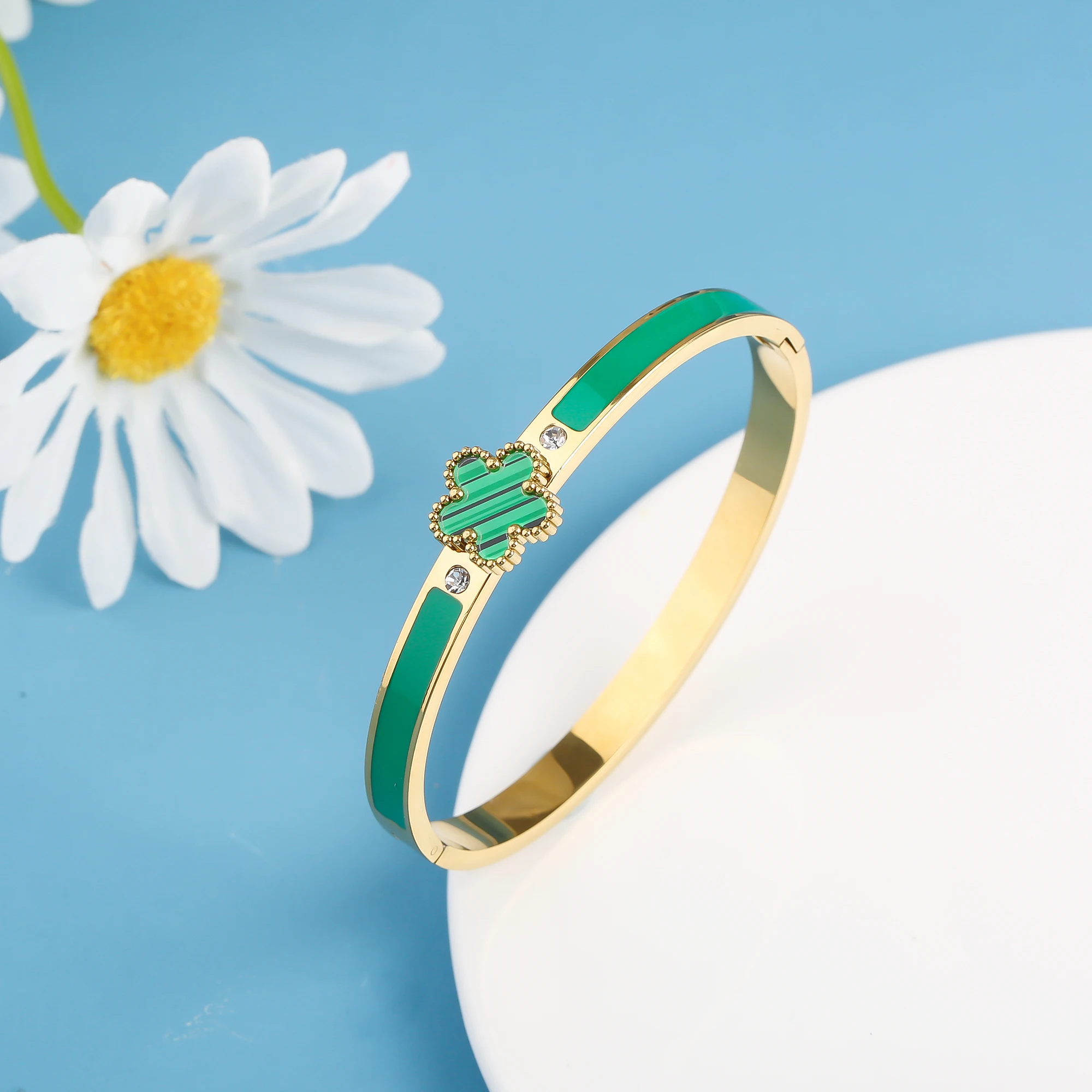 Light Luxury Gold Plated Stainless Steel Five Leaf Flower Open Bangle For Female Male Aesthetic Lucky Jewelry Accessories Clover