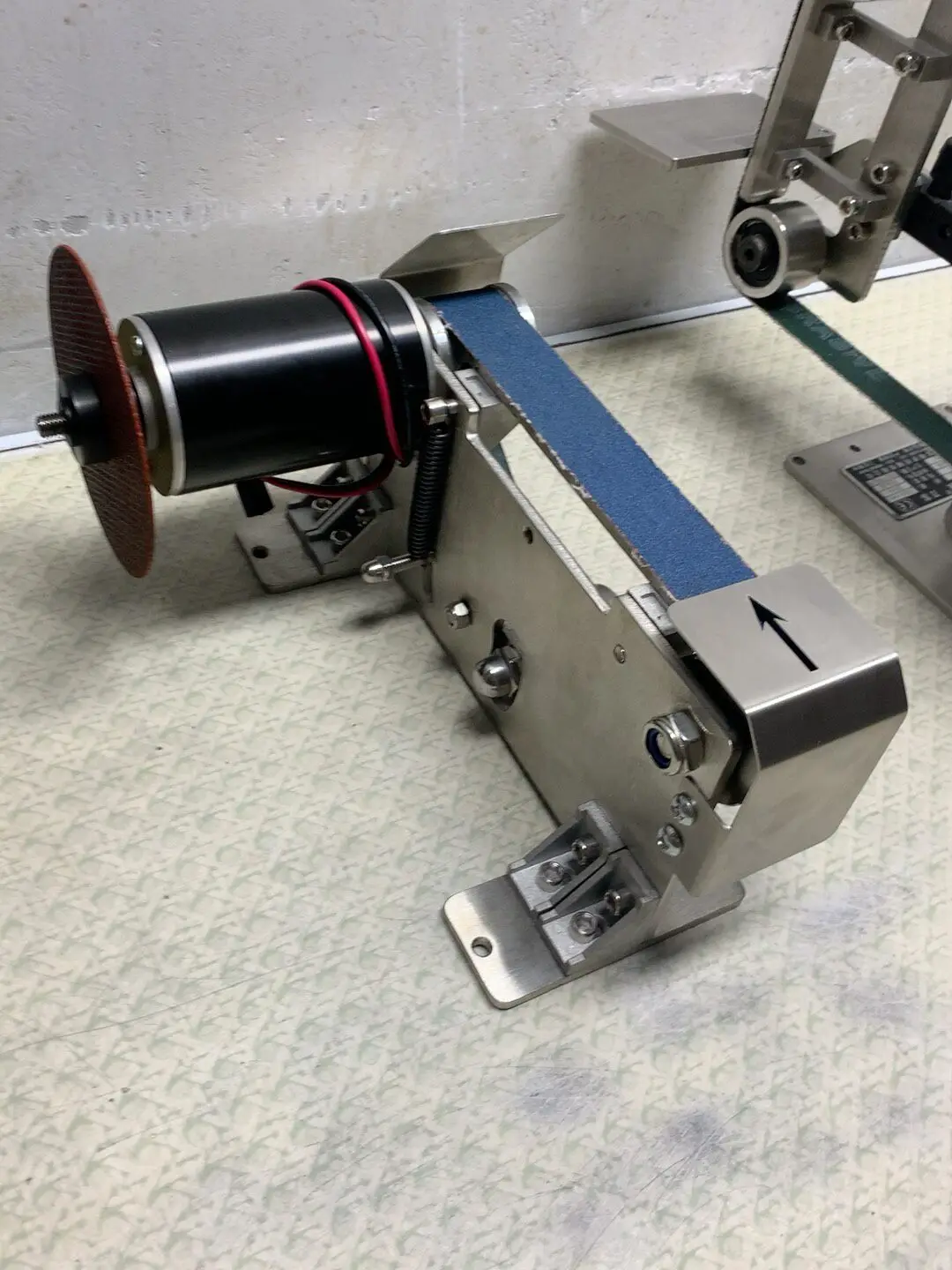 apply to  Mini Brushless Belt Sander Stainless Steel Vertical Horizontal Polishing Sharpening Machine V-Grooveening, V