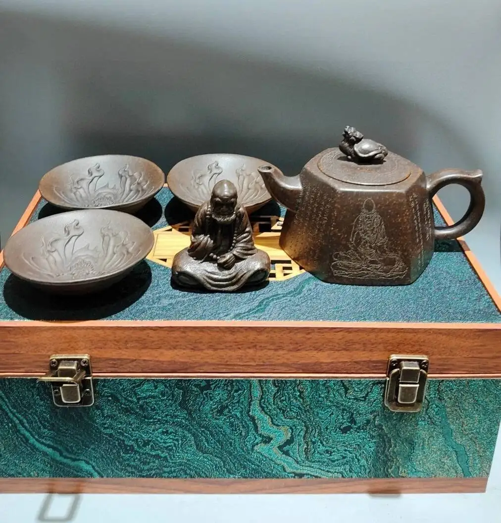 China Yi Xing Zisha Clay Handmade Exquisite Official Teapot