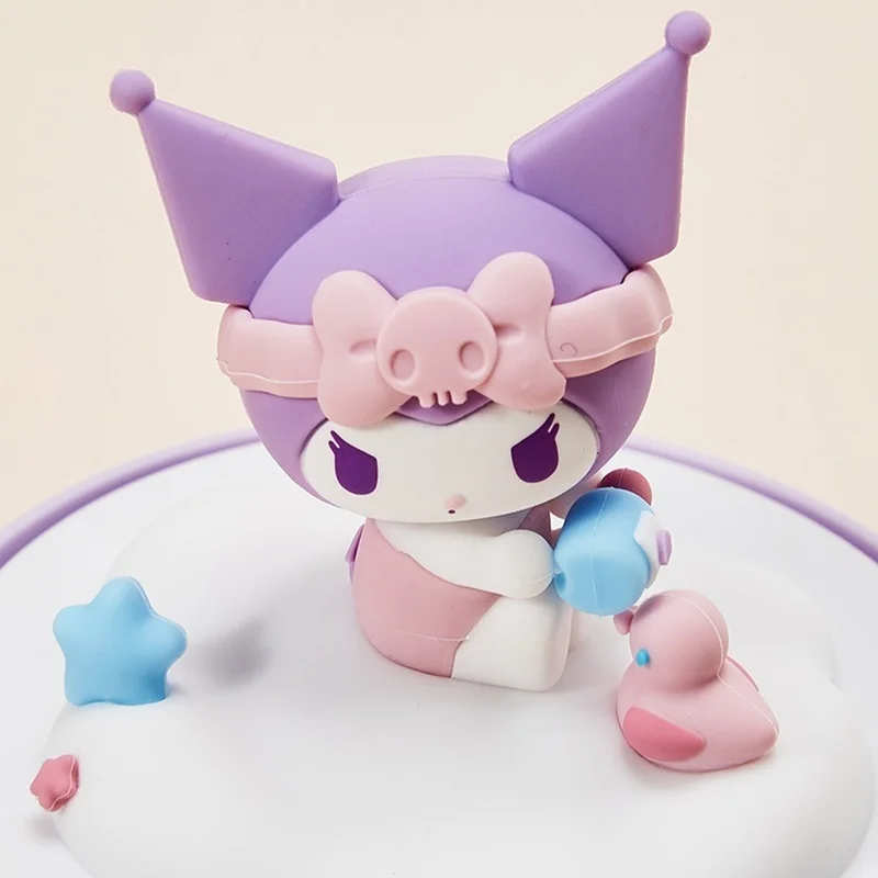 Miniso Sanrio ตัวละคร Bath Series Action Figure เรืองแสง Kuromi สะสมของที่ระลึกอะนิเมะตัวเลข Night โต๊ะตกแต่งของเล่น