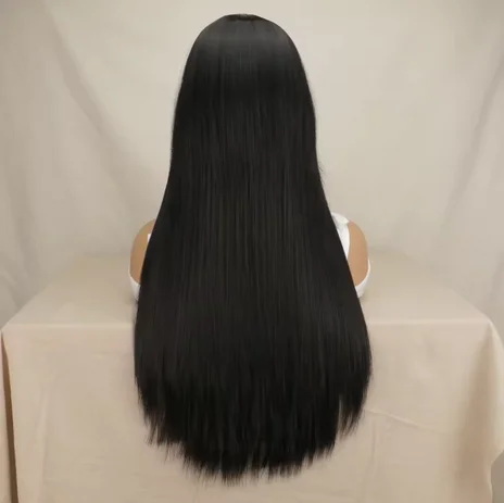 Рисунок 4 - Длинный парик из синтетических волос с челкой