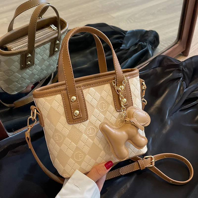 

2026 New Trendy Crossbody Bag with a High-End Luxurious Feel, Quilted Handheld Bucket Bag