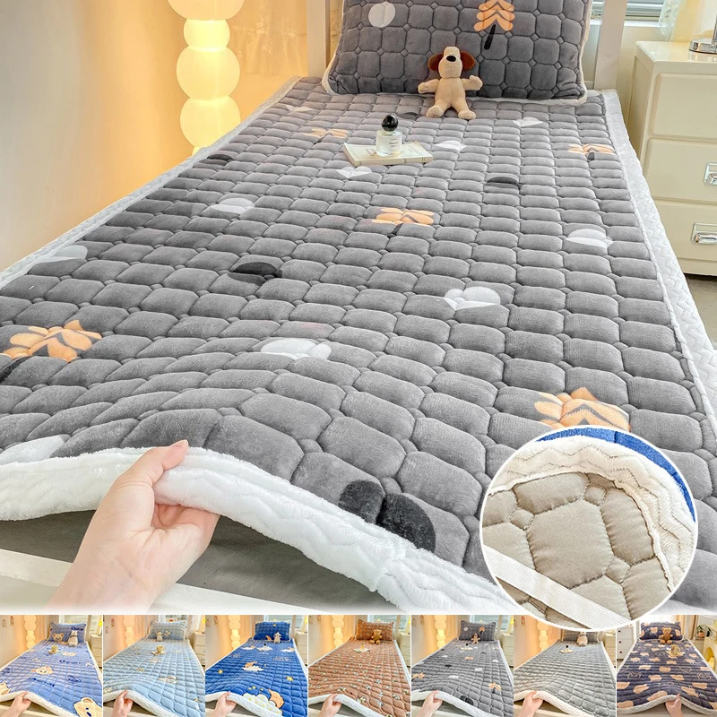 

A Super Soft and Comfortable Silky Fiber Fabric Mattress Pad,Perfect for Autumn and Winter Bedding,Skin-Friendly and Breathable