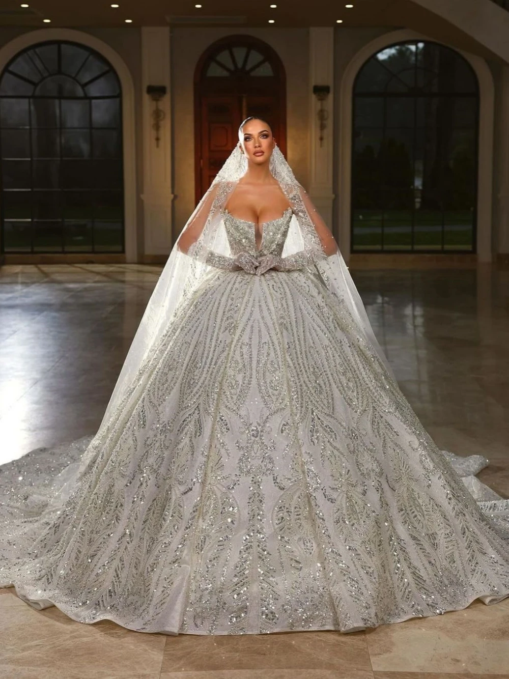 Exquisite Strapless Wedding Dress No Gloves Romantic Beaded Ball Gown Elegant Dreamy Shiny Bridal Gown Customized Women