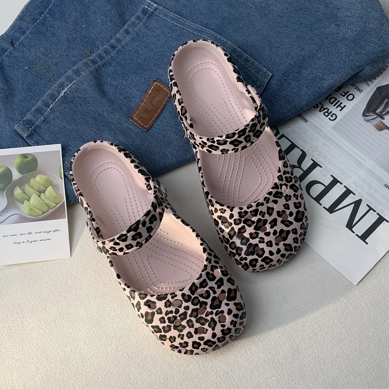 2026 Sommer Neue Damen Niedliche Ballett-Lochsandalen Retro EVA Outdoor Mary Jane Schuhe Rutschfeste Outdoor-Strandsandalen – Detail 12