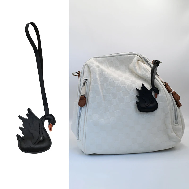 Handgefertigter PU-Leder Schwarz-Weißer Schwanen-Paar-Schlüsselanhänger Geschenk Niedliche Dekoration Geeignet für Taschenanhänger-Zubehör – Detail 1