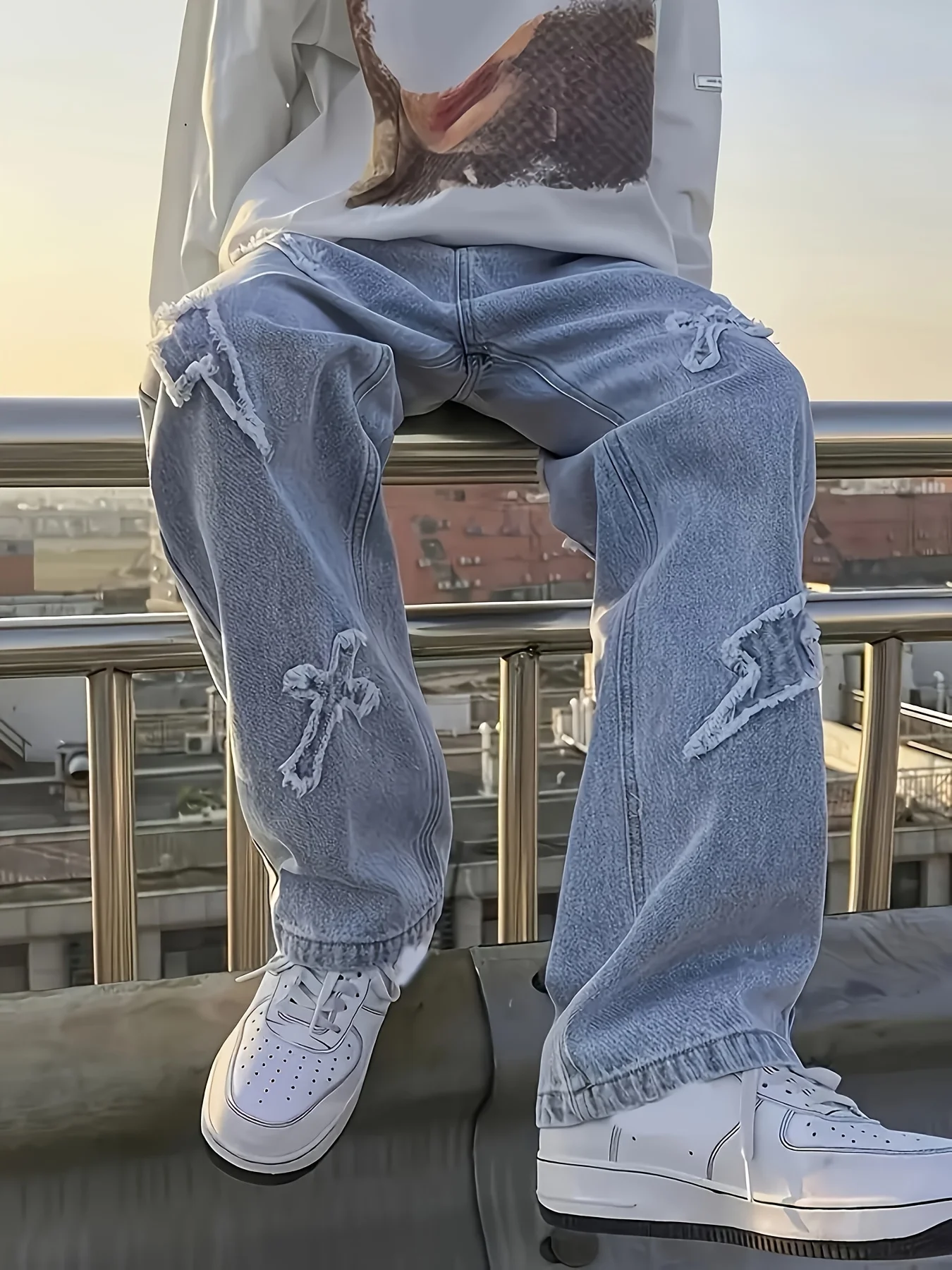 1 piece of men's perforated and lightning embroidered printed jeans, fashionable men's outdoor pants