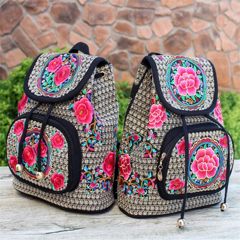 China Yunnan Ethnic Embroidery New Backpack Retro Floral Embroidered Ladies Rucksack Embroidered Feature Backpack