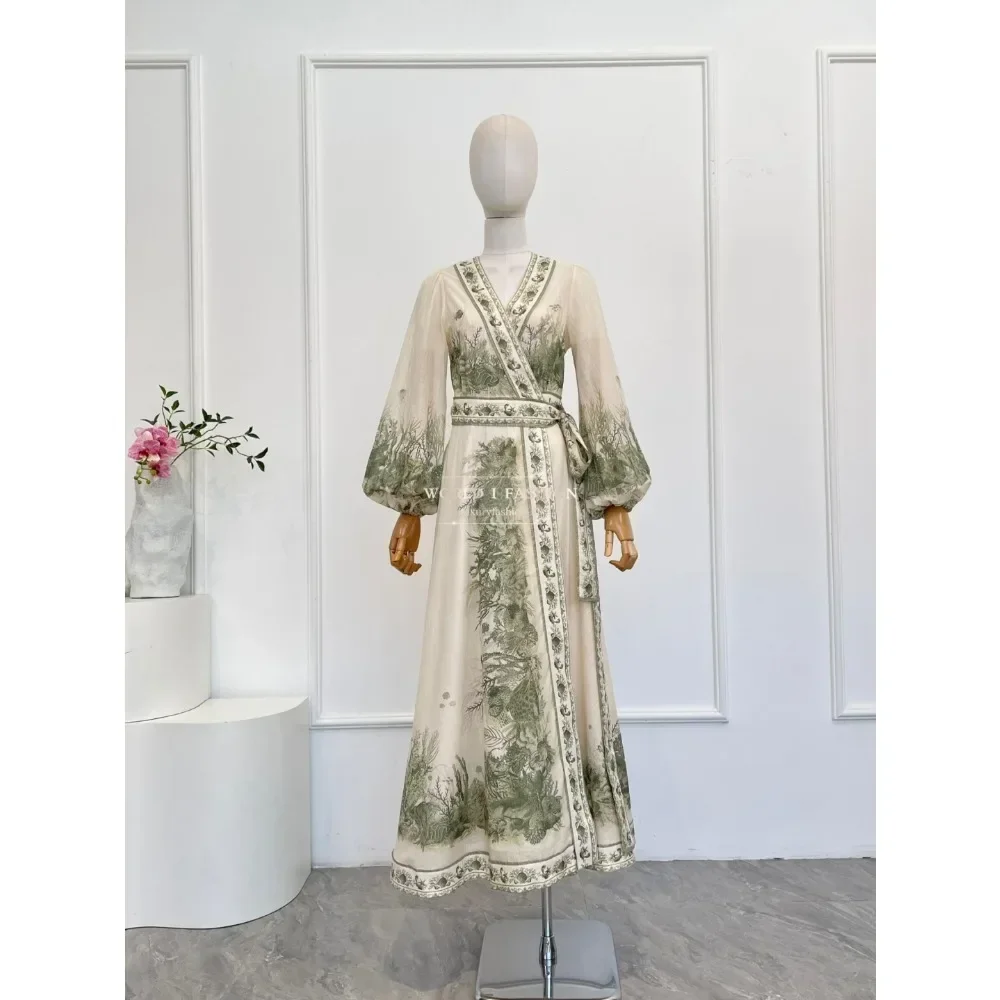 فستان متوسط الطول بأكمام طويلة مطبوع بنمط نباتي أبيض وأخضر من القطن عالي الجودة للنساء