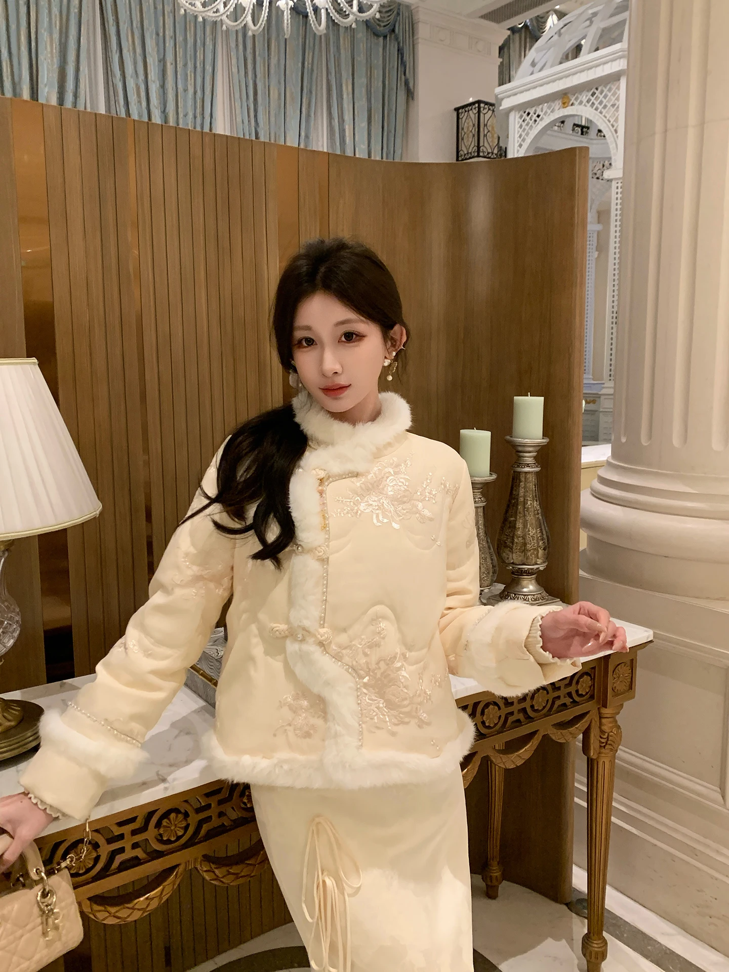 

Новый китайский комплект: пуховик и юбка с вышивкой пионами, женский зимний модный наряд в традиционном национальном стиле