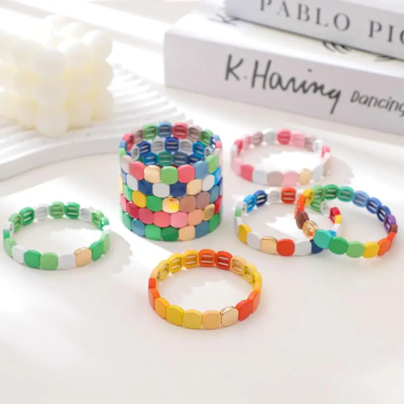 Buntes Wabenperlen-Legierungsarmband, gut verarbeiteter polierter Perlenarmreif für Damen, Schmuck für Hochzeitsgäste im Sommer. – Detail 4