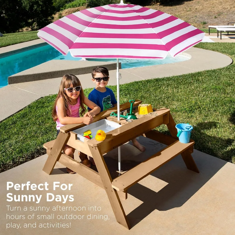 3-in-1 zand- en watertafel voor kinderen, houten buiten converteerbare picknicktafel met parasol, 2 dienbladen, afneembaar blad - naturel/donkerroze