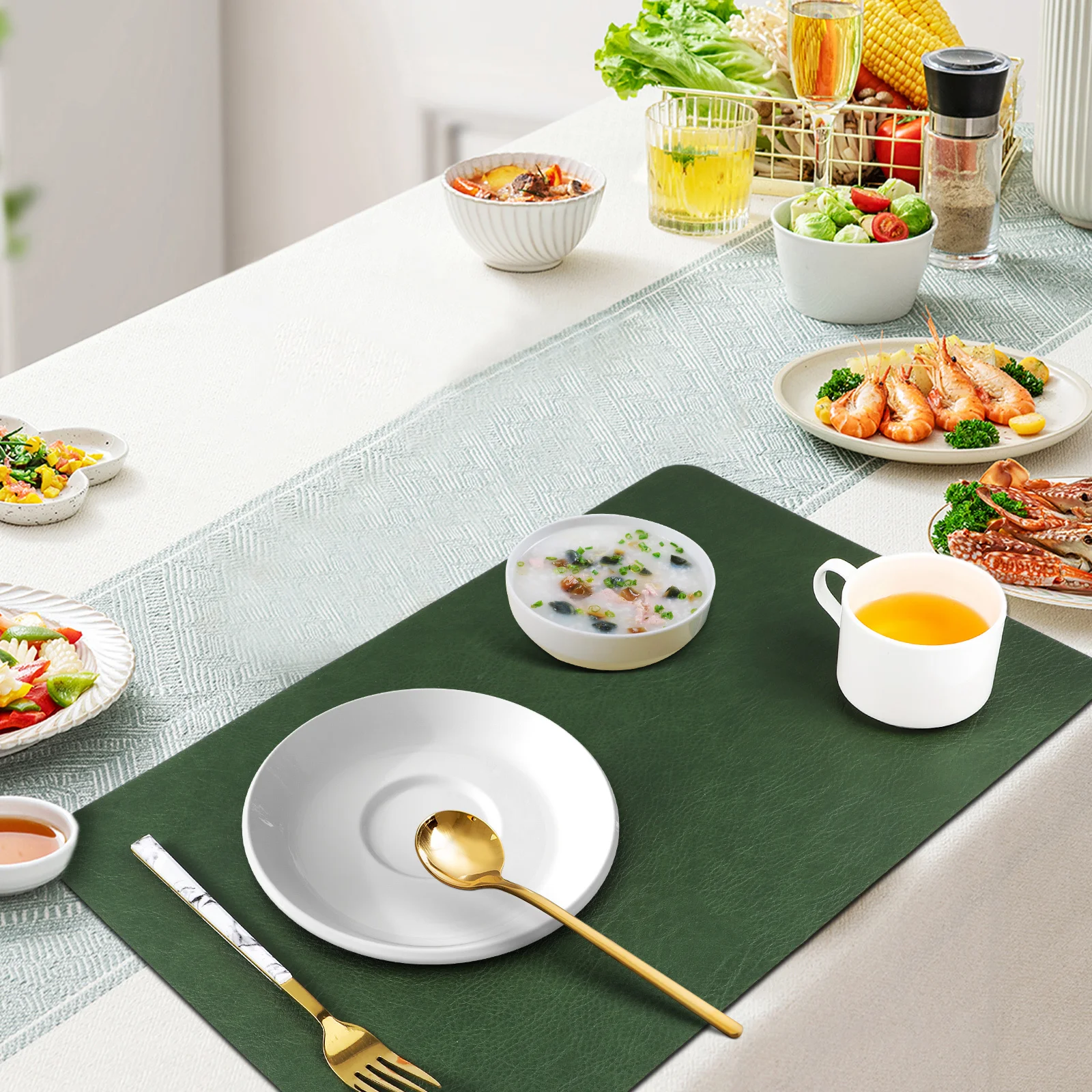 

4Pcs Elegant Retro Placemats Heatinsulating Nonslip Wipeable Table Mats for Indoor Outdoor Dining Table Mats Outdoor Placemats