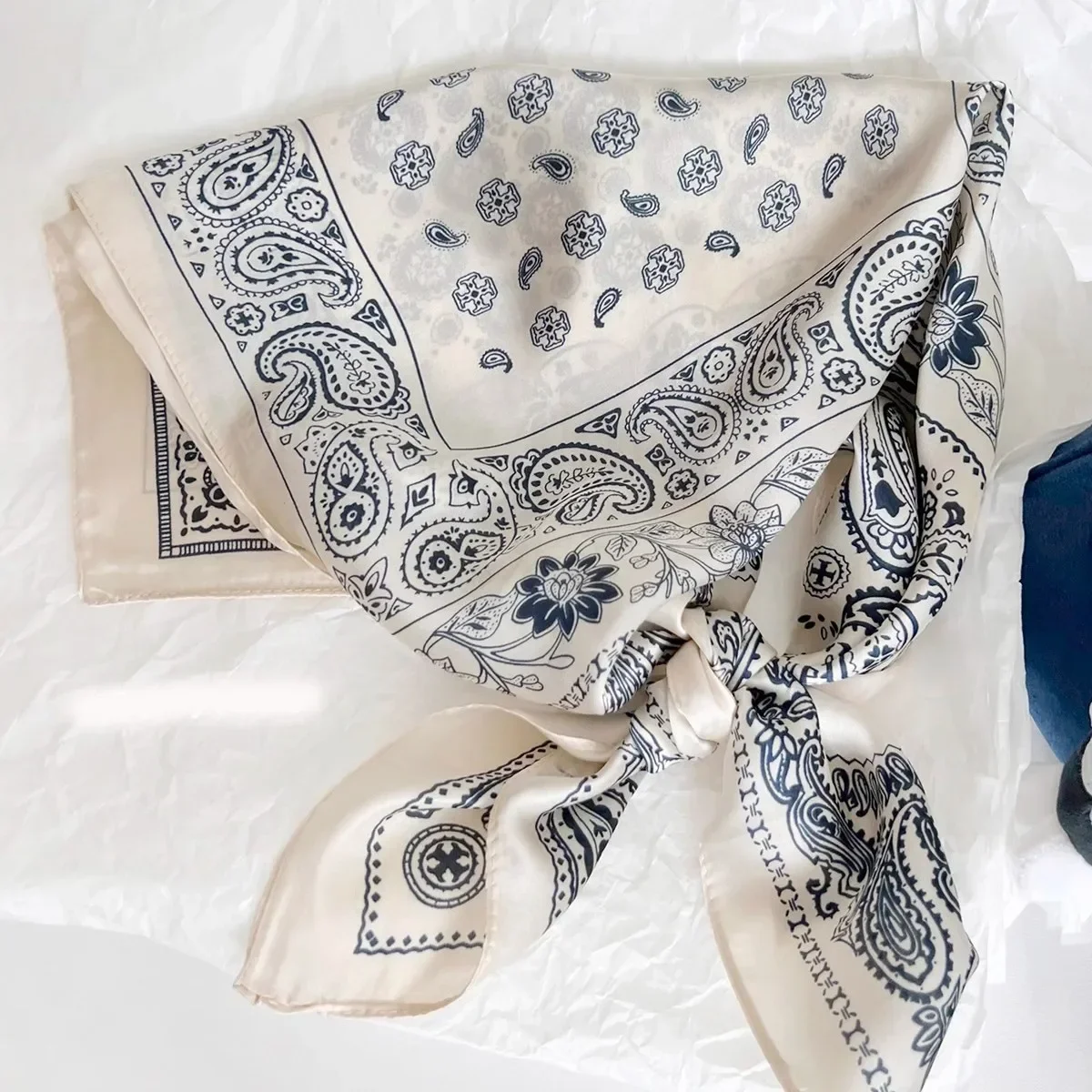 وشاح مربع مطبوع بيزلي 2025 - وشاح نسائي ربيعي عتيق الطراز وشاح للرقبة طوال الموسم