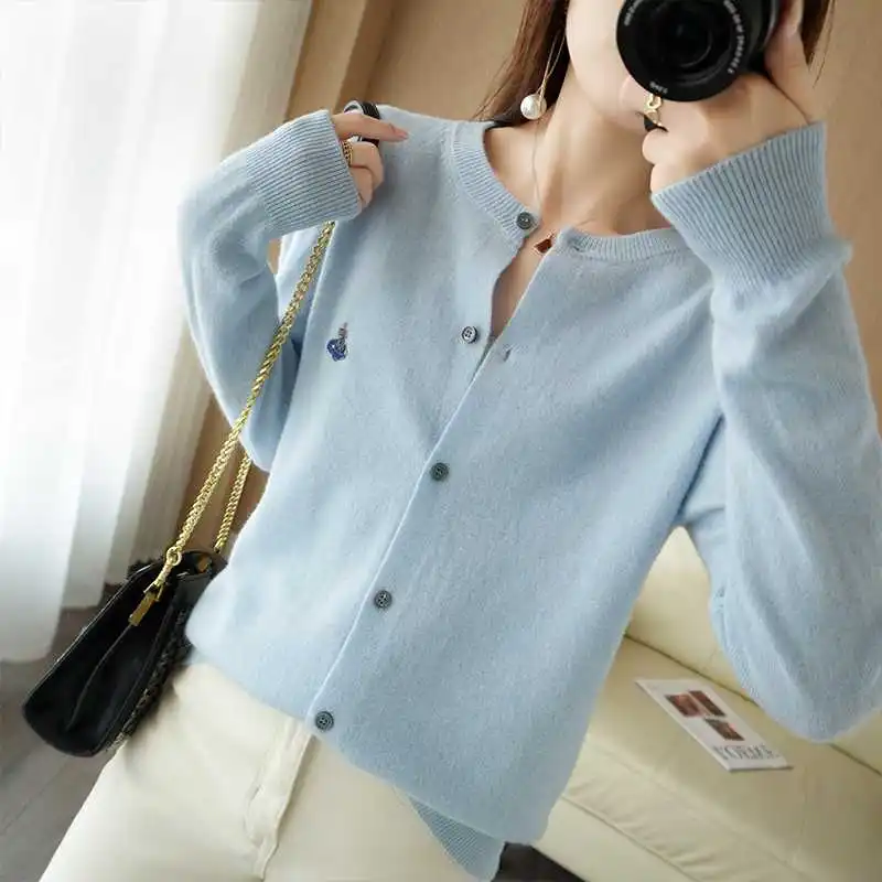 2024 New Cashmere Knitwear Round Neck Embroidered Cardigan Autumn/Winter Long sleeved Top Coat