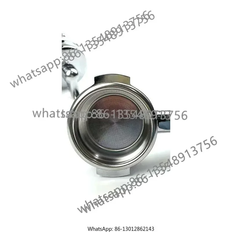 Semi-automatic coffee machine with bottom single and double extraction filter handle