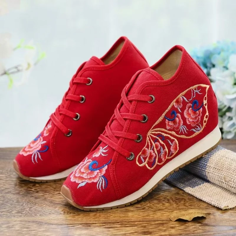 

Woman Increased Internal Embroidered Cloth Shoes Ethnic Style Lightweight Breathable Spring Autumn New Lace Up Casual Sport Shoe