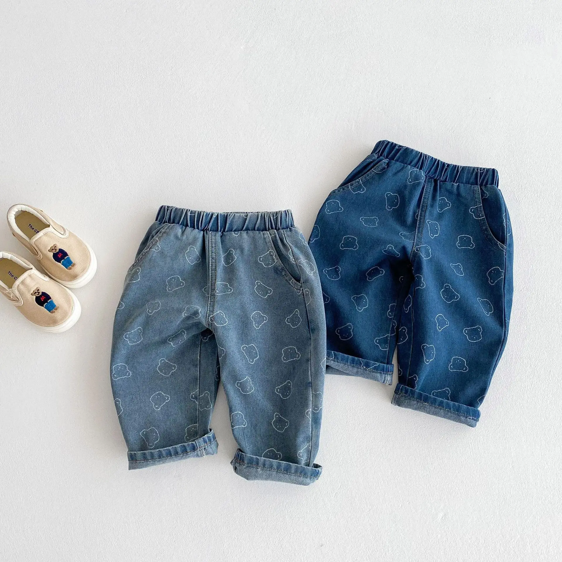 

2025 Autumn New Children Denim Trousers Fashion Boys Harem Pants Cartoon Bear Print Baby Girls Casual Pants Kids Versatile Jeans