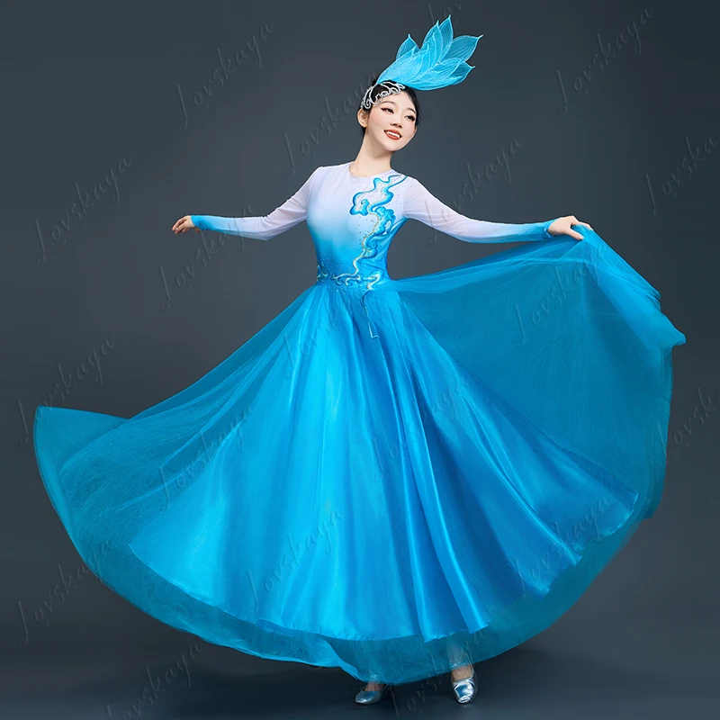 Roupa de performance de dança feminina novo modelo grande abertura mostrando cantando e dançar juntos