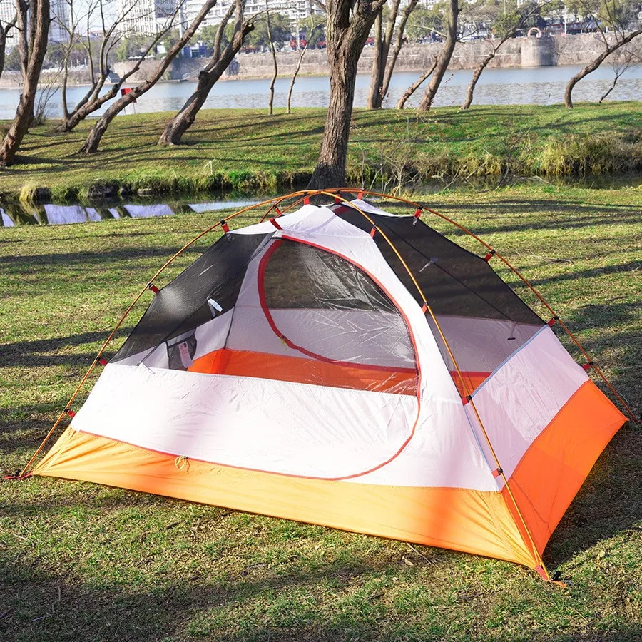 Tenda da campeggio a doppio strato antipioggia addensata per doppia persona all'aperto tenda da campeggio portatile con protezione solare da spiaggia