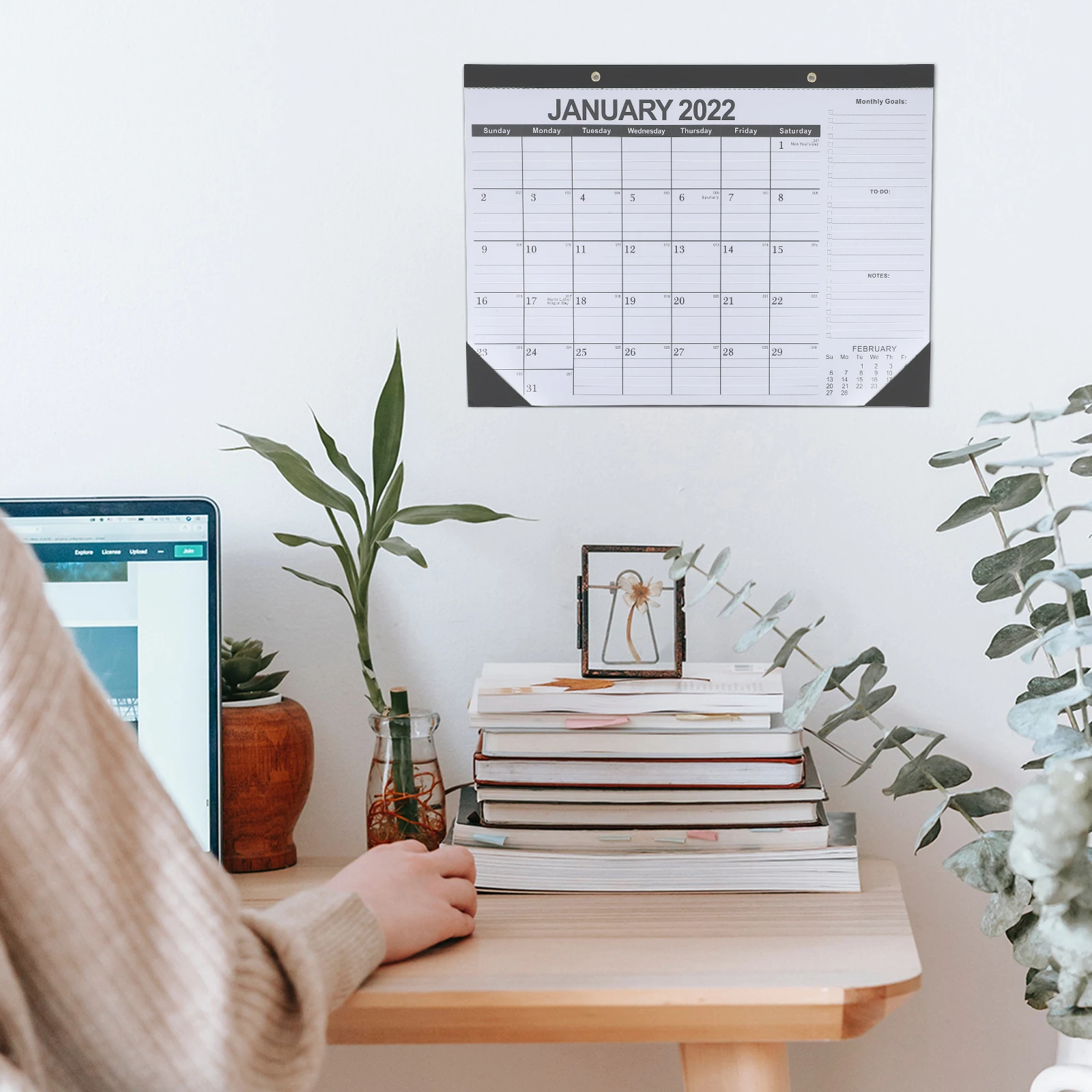 

2022 Wall Calendar Paper Notepad Office Taking English Hanging Memo Recording Stylish Practical Home Use Desk Decor