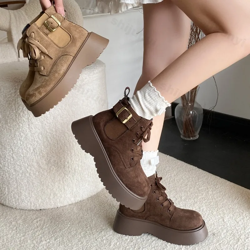 

Женские однотонные высокие короткие сапоги на толстой подошве в британском стиле, осень 2023, новые винтажные универсальные удобные удобные одинарные ботинки на массивном каблуке