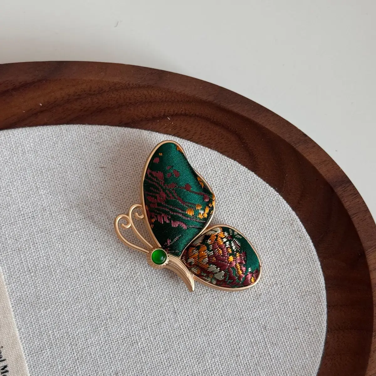 

Exquisite Song Brocade Butterfly Brooch Luxurious New Chinese-Style Hanfu Accessory Elegant Light Luxury Pin for Clothing