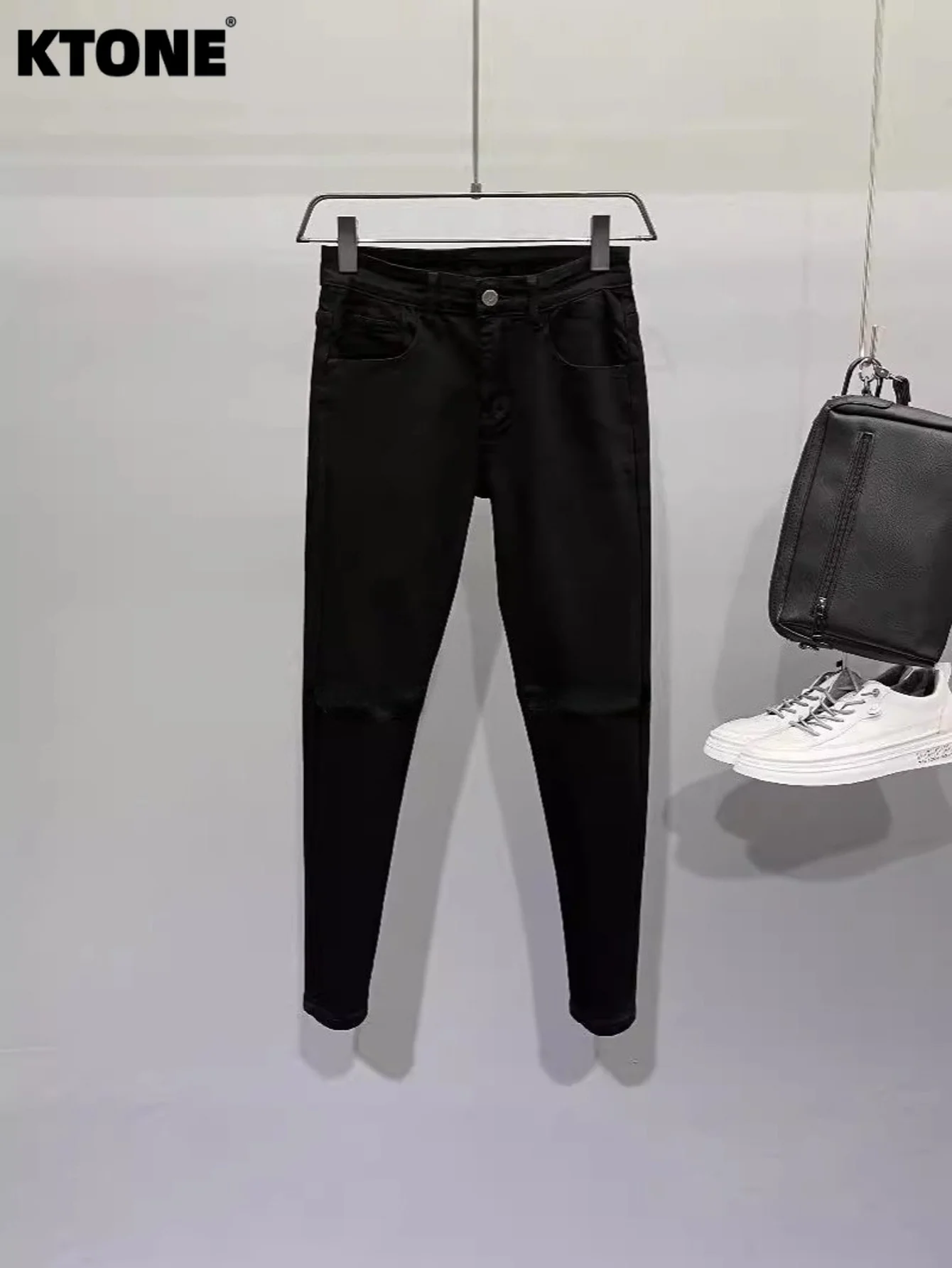 

Мужские джинсы Y2K, черные, облегающие, из денима, в стиле хип-хоп, легкие, ретро, без аксессуаров и ремней.